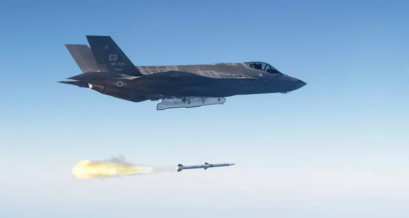 Австралия потратит $681,5 млн на покупку AIM-9X Sidewinder и AIM-120D AMRAAM для истребителей F-35 и F/A-18