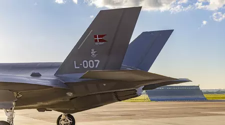Lockheed Martin a livré les premiers avions de combat F-35 Lightning II de cinquième génération au Danemark, mais les livraisons de ces nouveaux appareils ne se poursuivront qu'un an plus tard.