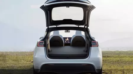 Tesla представила матрац для Model Y за $225, який перетворить ваш електромобіль на машину для кемпінгу
