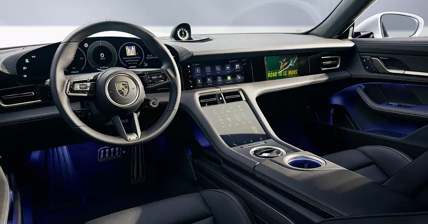 Прокачанная Porsche Taycan: новое поколение системы PCM