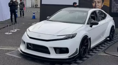 Camry на 700 «коней»: Toyota схрестила два двигуни в одному седані