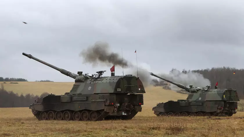 WP: администрация Байдена одобрила поставки Украине кассетных боеприпасов M864, их можно использовать с AS Krab, CAESAR, M109A6 Paladin и Panzerhaubitze 2000
