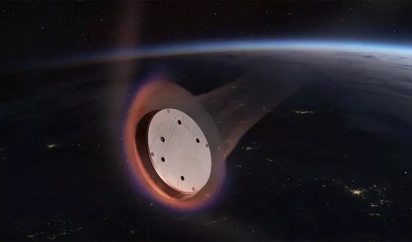 Ракета Falcon 9 на старте с капсулой Starfall