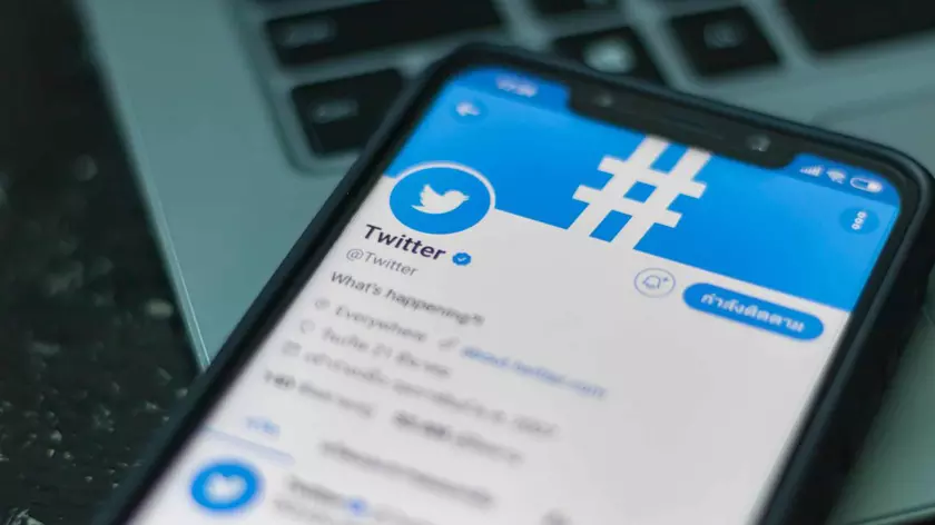Twitter вводит платные подписки: сколько и за что надо будет платить