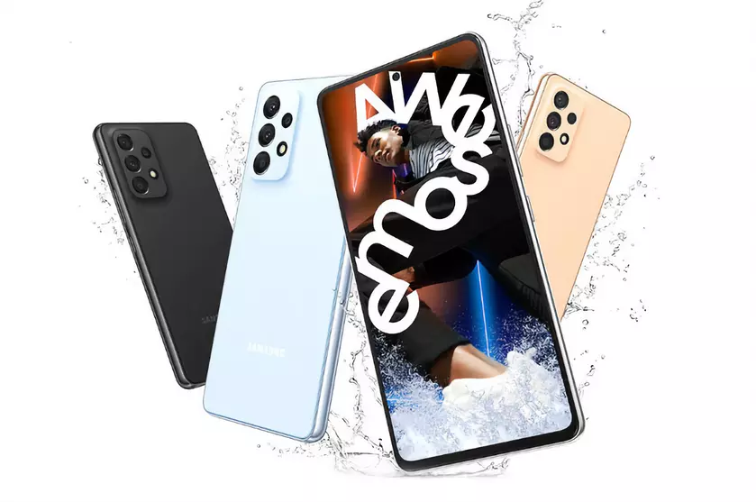Samsung Galaxy A52 5G и Galaxy A53 начали получать августовское обновление безопасности