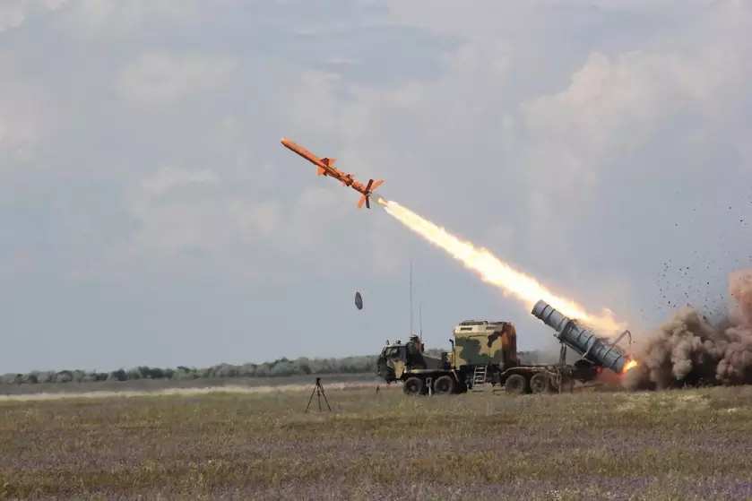 Украина разработала новую ракету, с помощью неё ВСУ уничтожили российский комплекс С-400 «Триумф» в Крыму