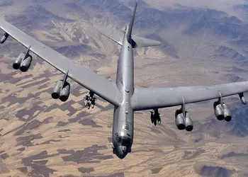 США перебросили стратегические бомбардировщики B-52 к Индийскому океану
