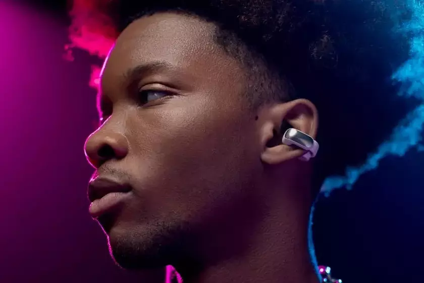 Bose Ultra Open Earbuds с необычным дизайном начали продавать в США за $300