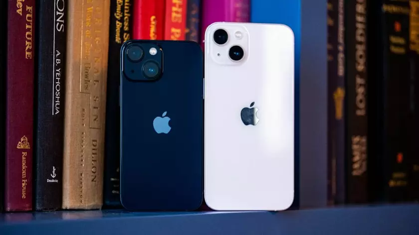 От 28 499 грн – стали известны цены всех версий iPhone 13 и iPhone 13 mini в Украине
