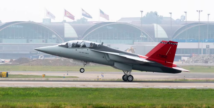 Многострадальный самолёт Boeing T-7A Red Hawk совершил первый полёт продолжительностью более часа