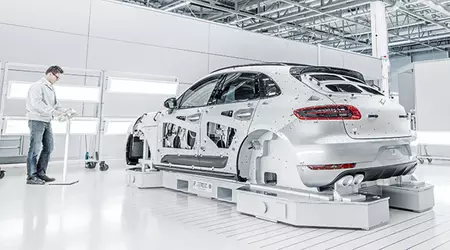 Audi та Porsche можуть почати виробляти автомобілі у США через тарифні погрози Трампа, - ЗМІ