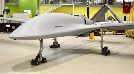 Baykar teste avec succès un missile supersonique IHA-122 à partir d'un drone Bayraktar TB3