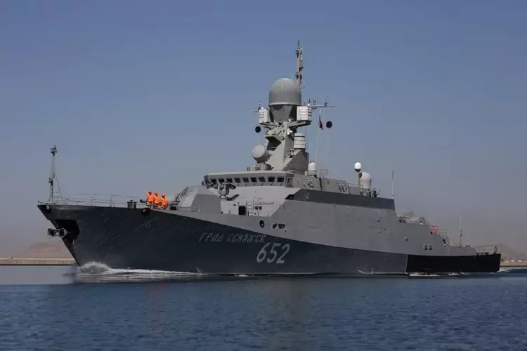 DIU hits Kalibriv carrier ship with ...