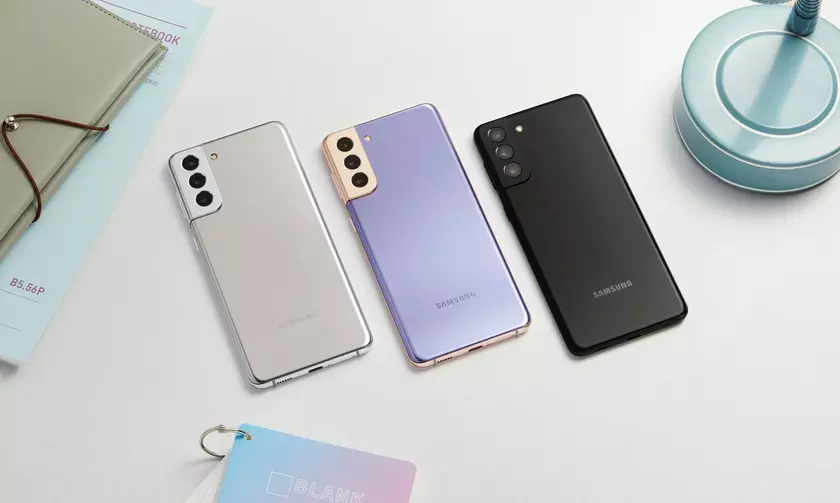 Samsung Galaxy S21, Galaxy S21+ и Galaxy S21 Ultra начали получать новое обновление ПО