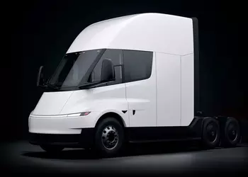 Tesla Semi без прикрас: регулятор раскрыл реальную емкость батарей и запас хода