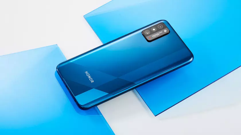 Инсайдер: Honor X30 станет первым смартфоном на рынке, которые получит чип Snapdragon 695