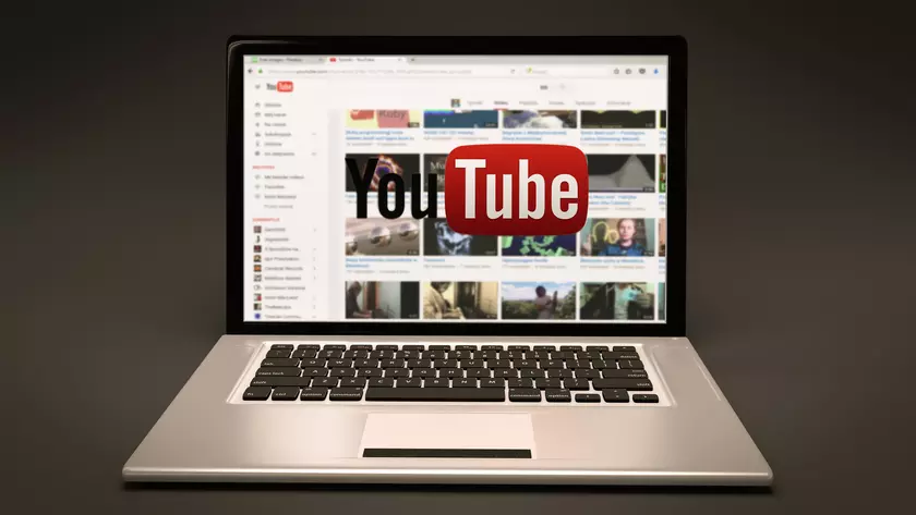 Все просто: как с помощью одного символа смотреть YouTube без рекламы