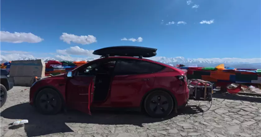 Tesla Model T теперь с бензогенератором: первое подобное решение в мире электроавто