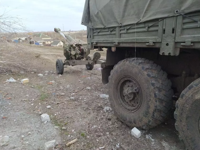 Украинские военные продемонстрировали в действии трофейную артсистему «Нона-К», которую отобрали у россиян