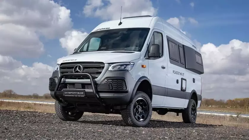 Внедорожный Mercedes-Benz Sprinter от Vansports в черном цвете