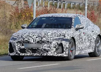 Новая Audi RS 6: возвращение седана, гибридная «диета» и более 700 лошадиных сил