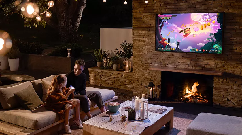 Samsung Terrace: первый уличный 4К телевизор компании, защищенный от воды и пыли