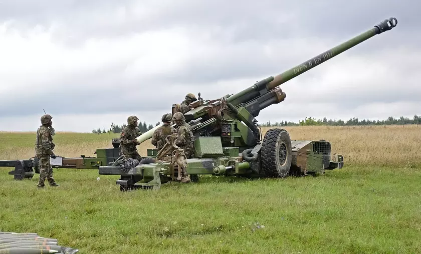 Не только САУ Caesar и бронетранспортёры VAB: Франция передаст Украине 155-мм гаубицы TRF1, которые могут стрелять до 30 км