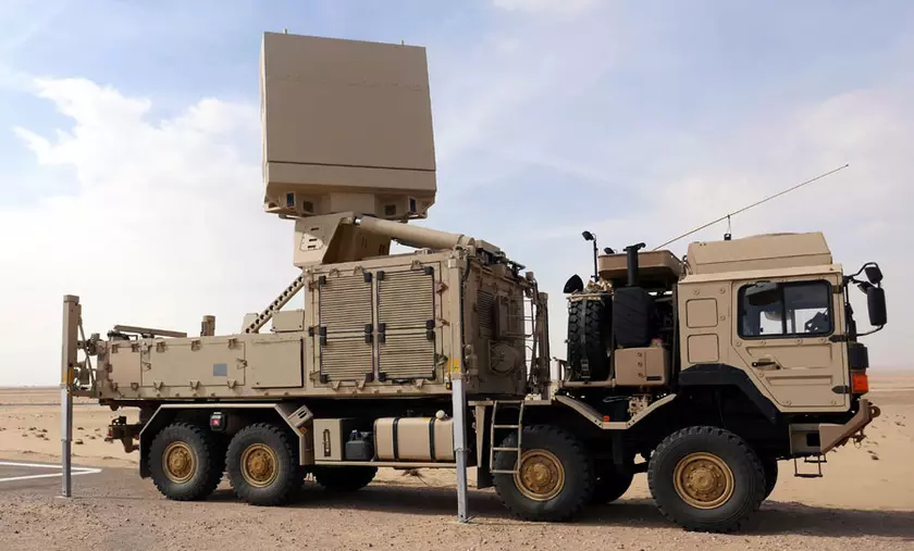Украина получила современный радар TRML-4D для ЗРК IRIS-T SLM, который может отслеживать баллистические ракеты и сопровождать одновременно 1500 целей на расстоянии до 250 км