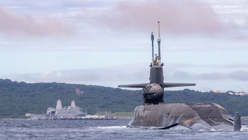 Атомная субмарина USS Michigan класса Ohio со 154 крылатыми ракетами Tomahawk прибыла в Южную Корею впервые с 2017 года
