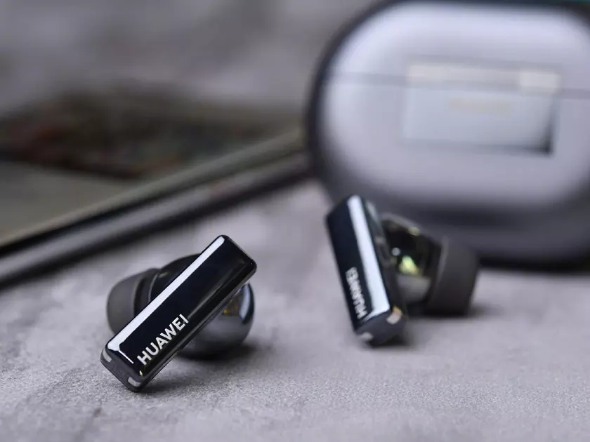 Одни из лучших TWS-наушников на рынке Huawei FreeBuds Pro продают на AliExpress со скидкой 42%