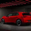 Сближение с хэтчбеком Volkswagen ID.3 GTI