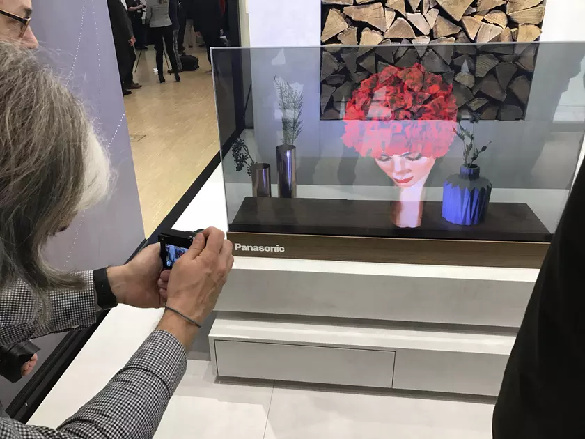Panasonic на выставке IFA показала прозрачный телевизор будущего