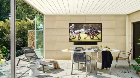 Samsung представила великий телевізор The Terrace з дисплеєм Neo QLED, захистом від води та пилу для використання на вулиці вартістю $20 000