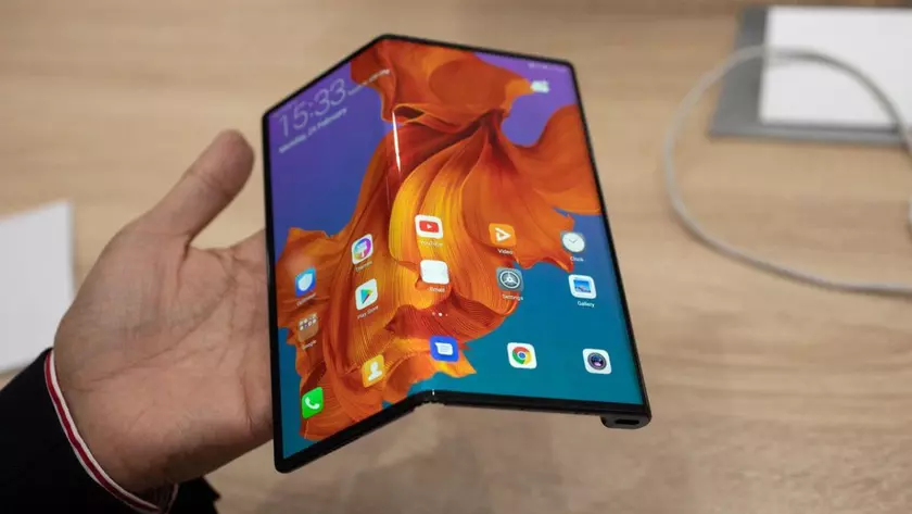 Складной смартфон Huawei Mate Xs получит обновлённый шарнир и улучшенный дисплей