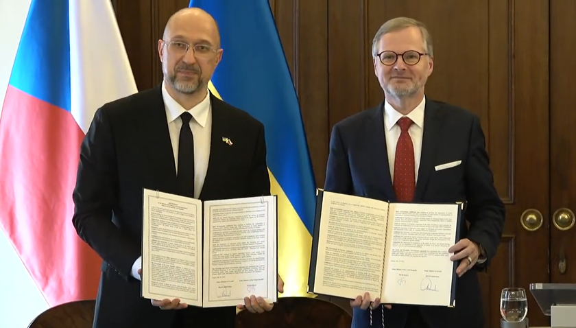 Чехия запустит в Украине производство патронов и винтовок  
