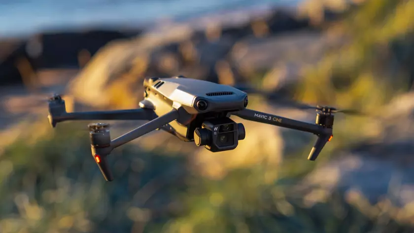 Производитель дронов DJI приостанавливает деятельность в Украине и россии