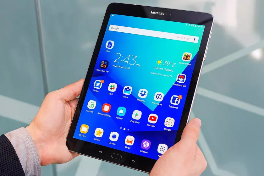 Samsung работает над складным планшетом