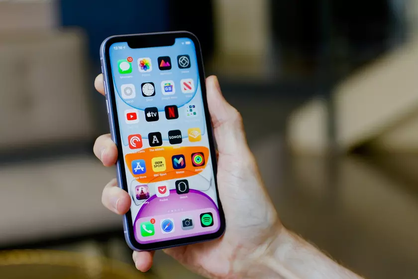 Apple будет бесплатно менять проблемные дисплеи iPhone 11