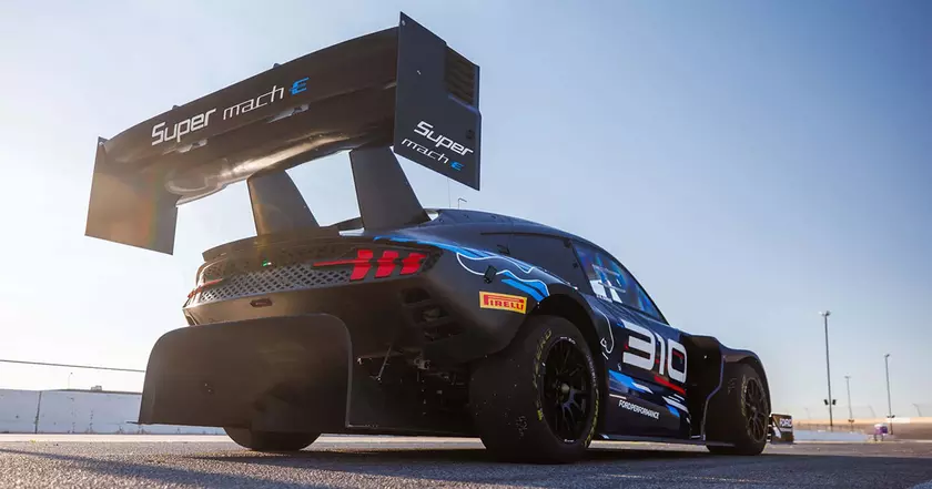 Проектирую скорость: Ford Mustang Mach-E устремляется на Пайкс-Пик