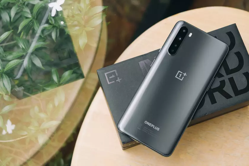 Инсайдер: OnePlus Nord 2 получит тройную камер на 50 МП, аккумулятор на 4500 мАч, чип Dimensity 1200 и до 12 ГБ ОЗУ