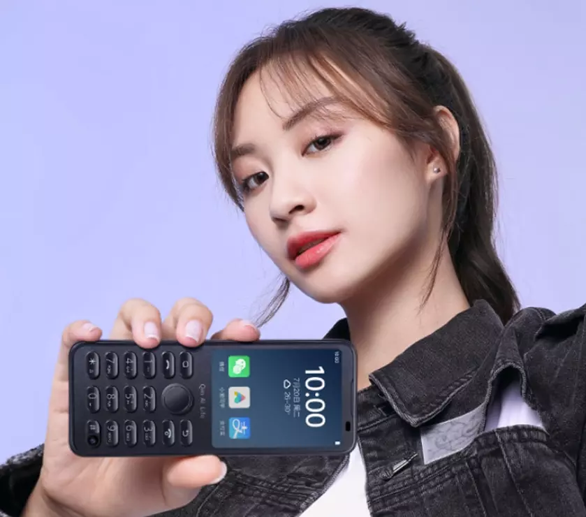 Qin F21 Pro: кнопочный телефон из экосистемы Xiaomi c экраном на 2.8 дюйма, Wi-Fi, селфи-камерой и ОС Android на борту за $89