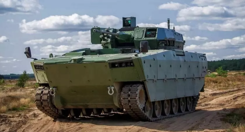 Контракт на $10 000 000 000: Польша планирует закупит 1000 БМП Borsuk с пушкой Bushmaster MK 44/S и управляемыми ракетами Spike-LR