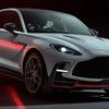 Aston Martin DBX S - вид передньої частини