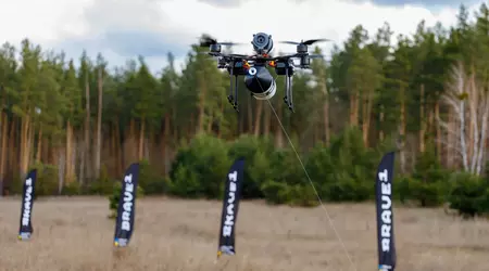Le Viêt Nam présente ses propres drones FPV à fibre optique