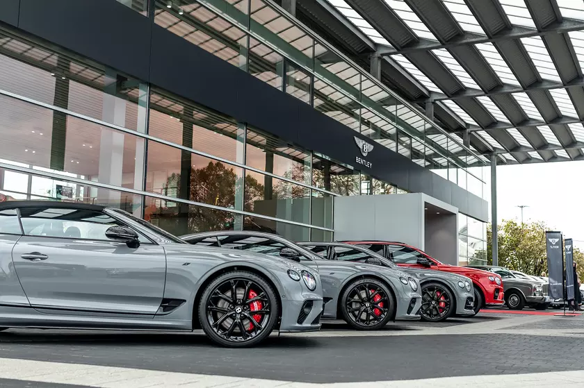 Bentley впервые в своей истории продала более 15 000 автомобилей за год