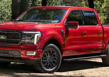 48-й год подряд Ford F-Series стал самым продаваемым пикапом в Америке