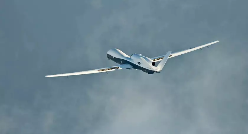 Первый австралийский стратегический дрон MQ-4C Triton совершил дебютный полёт на заводе Northrop Grumman
