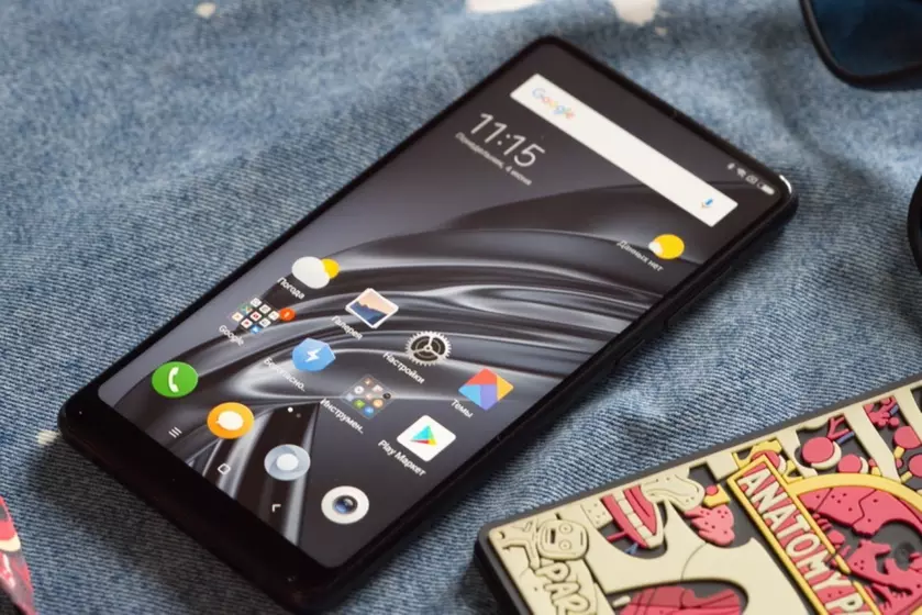 Xiaomi Mi Mix 2S получил стабильную версию Android 10 с MIUI 11 на борту