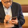 Samsungs-CEO-has-been-spotted-using-the-Galaxy-Note-9-in-public-2.jpeg