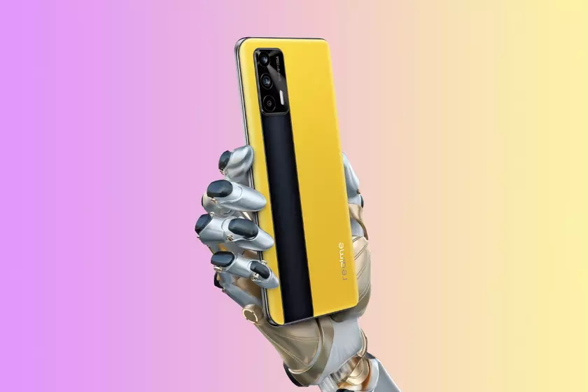 Игровой смартфон Realme GT 5G и бюджетник Realme Narzo 30 5G выходят на европейский рынок